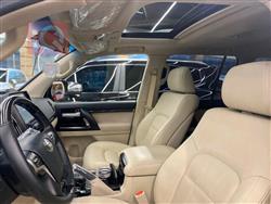 تۆیۆتا لاند کروزەر